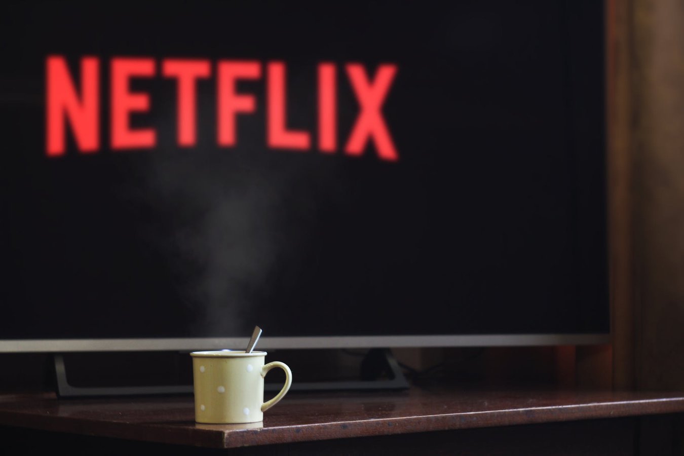 तुम्ही इंटरनेटशिवाय Netflix वर चित्रपट आणि वेब सिरीज पाहू शकता….