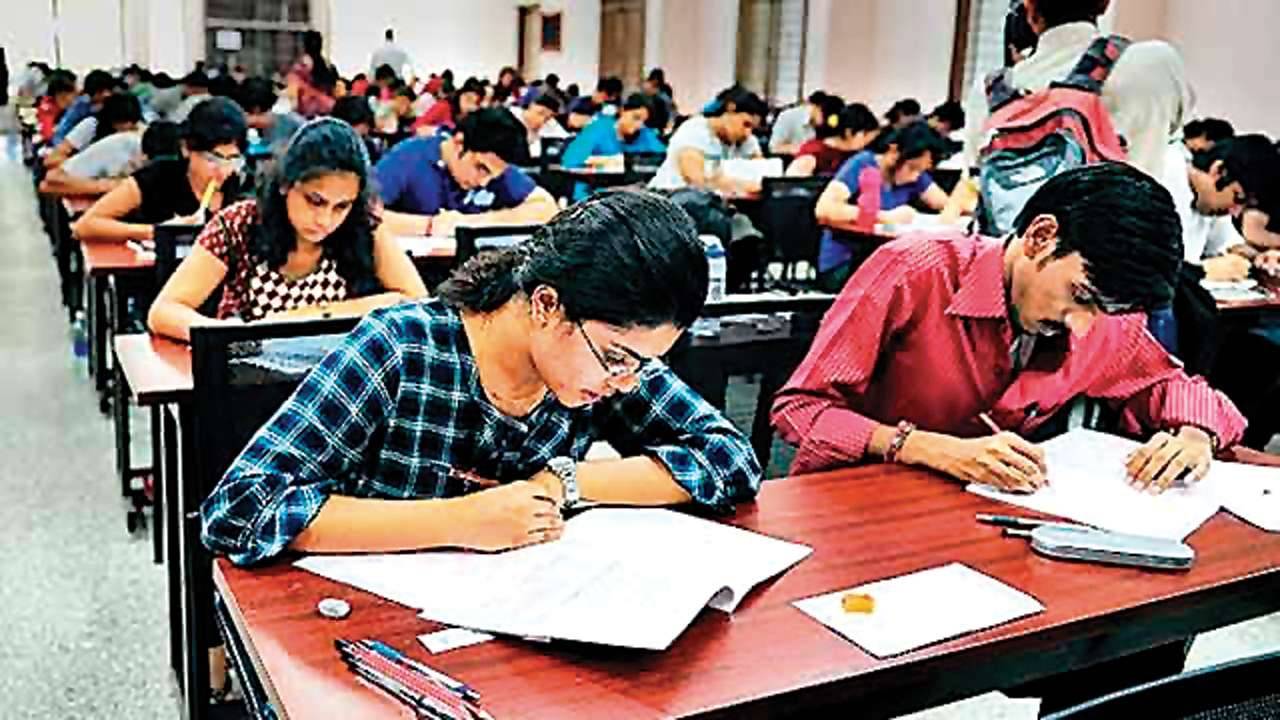 10th, 12th Exam : CBSE च्या धरतीवर राज्य बोर्डाच्या परीक्षेत मोठा बदल! भावा अभ्यासच कर, कॉपी करणारे…..