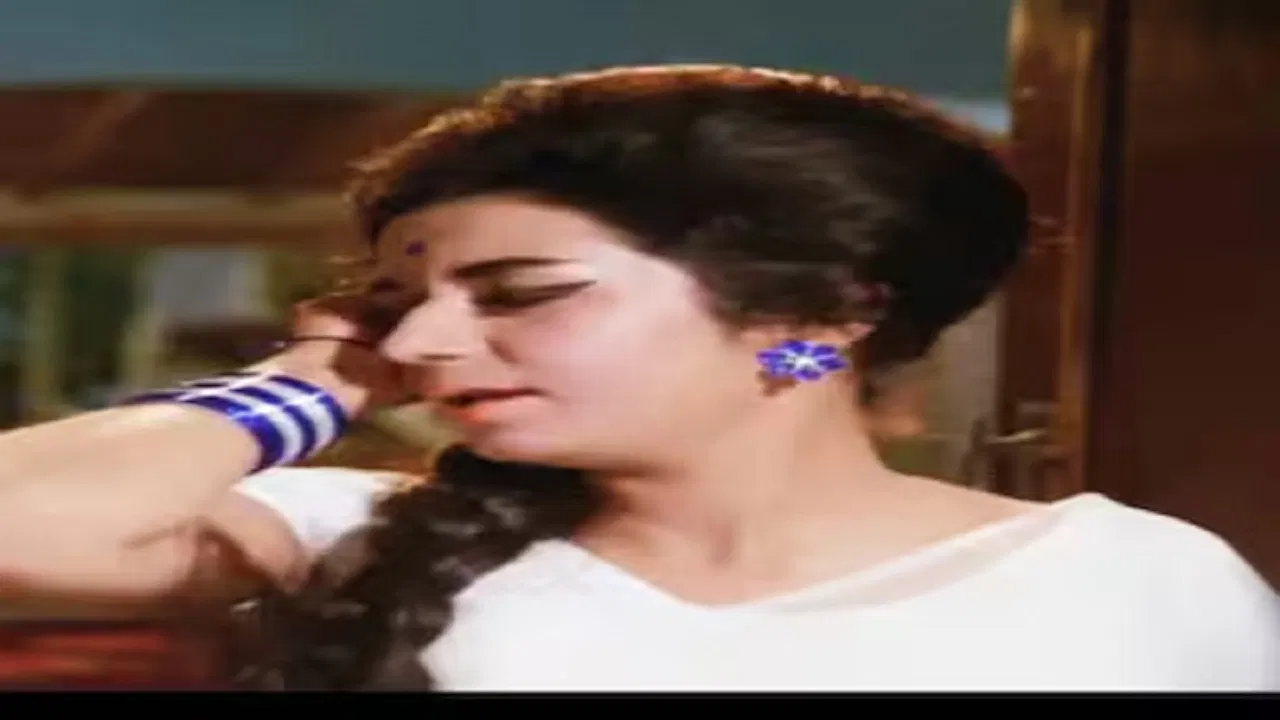 बॉलिवूडच्या ‘या’ प्रसिद्ध अभिनेत्रीने लग्न न करता दिग्दर्शकाची विधवा म्हणून घालवलं आयुष्य, कारण…