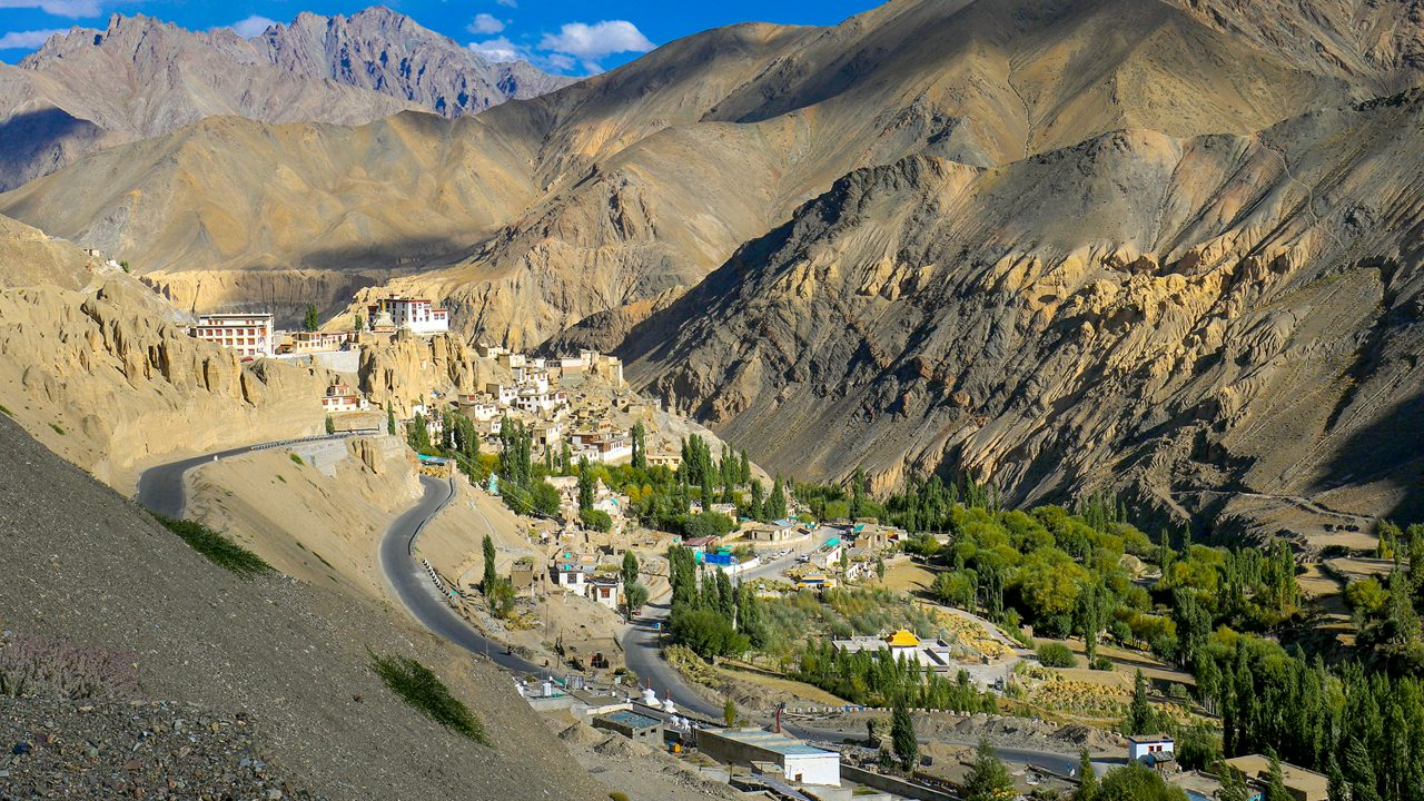 लडाखमध्ये स्थानिकांना प्राधान्य ; नोकऱ्यांमध्ये ८५ टक्के आरक्षण