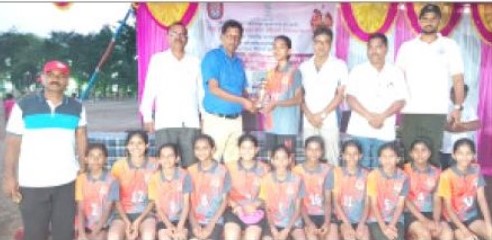 आष्ट्यातील विभागीय व्हॉलीबॉल स्पर्धेत सांगलीच्या संघाची बाजी