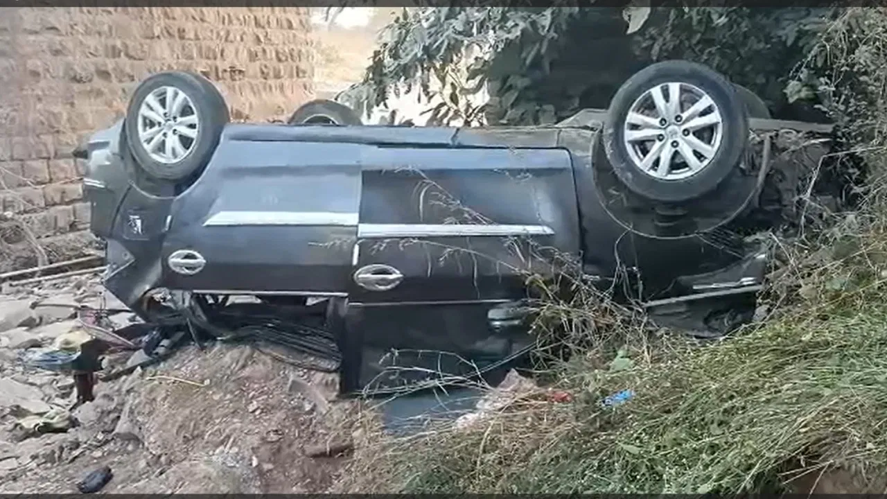 चालकाची एक डुलकी, कार कठडा तोडून थेट… कार्यक्रम आटोपून घरी निघालेल्या 4 महिलांवर काळाचा घाला