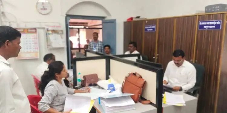जि.प व पं.स निवडणुकीसाठी तहसील कार्यालयामध्ये एक खिडकी परवाना कामकाज सुरू