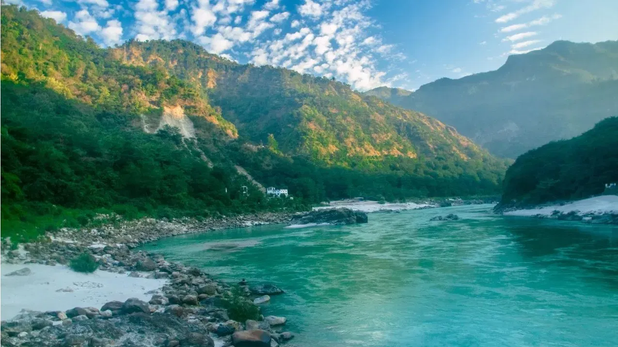 मार्चमध्ये कुठे फिरायला जाणे ठरेल बेस्ट,या ठिकाणी जा, मनाची शांती अनुभवा