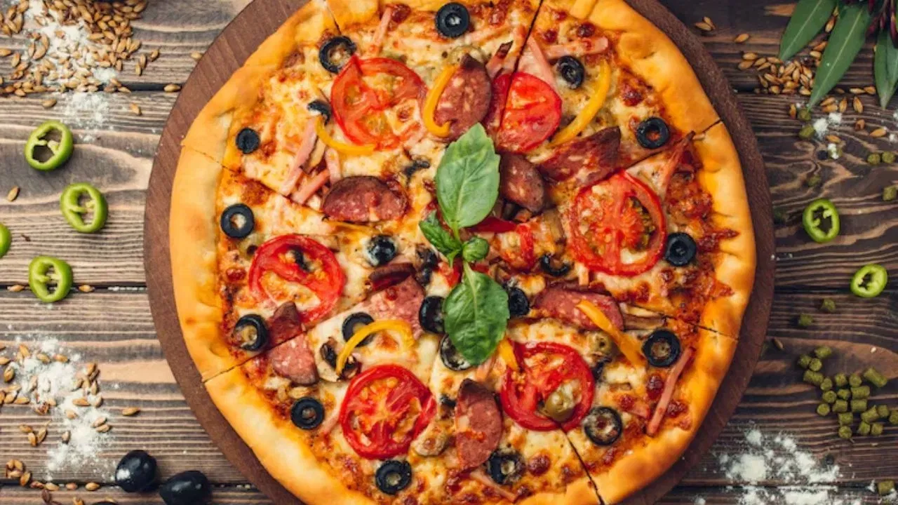 घरी बनवा प्रथिने आणि फायबरयुक्त हेल्दी पिझ्झा, जाणून घ्या संपुर्ण रेसिपी